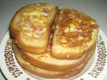 Тушеная картошка и горячие бутерброды