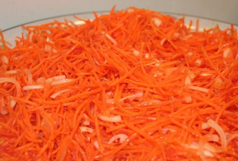 Морковь по-корейски с луком
