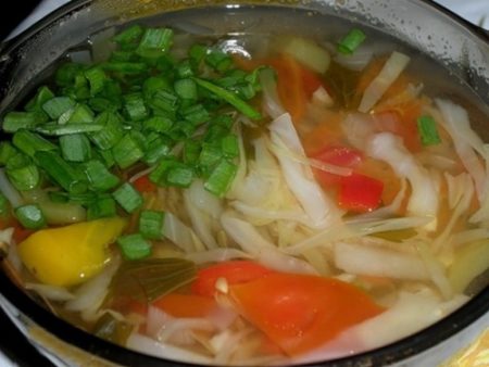 Суп из сельдерея с добавление чеснока