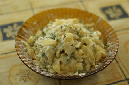 Салат на основе грибов патиссонов и картофеля