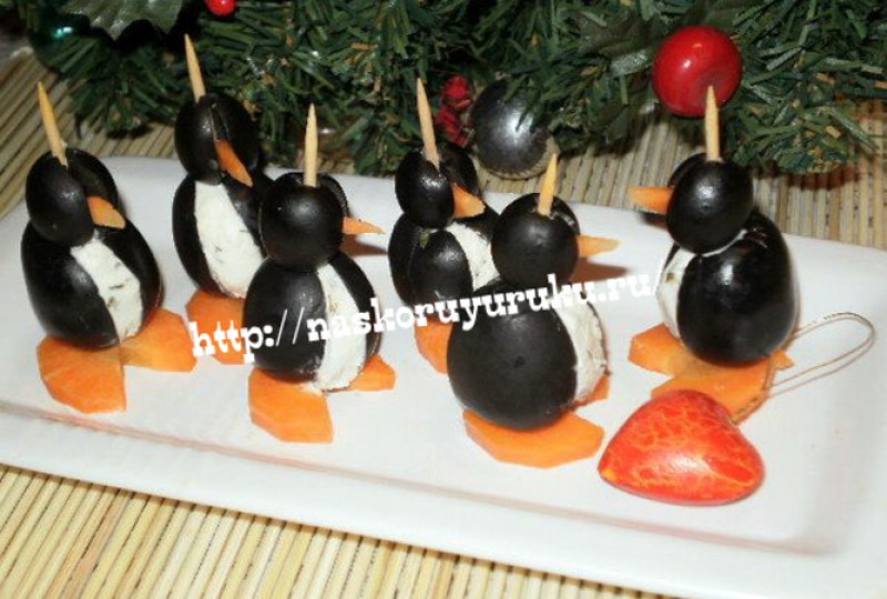 Новогодняя закуска «Пингвины» из маслин