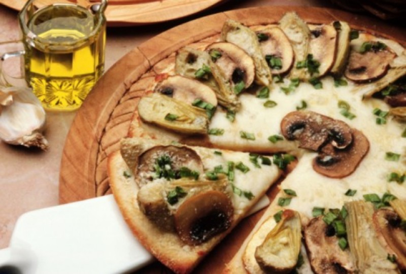 Пицца с грибами, рецепт в домашних условиях в духовке