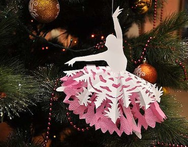 Украшаем дом снежинками-балеринками на Новый Год